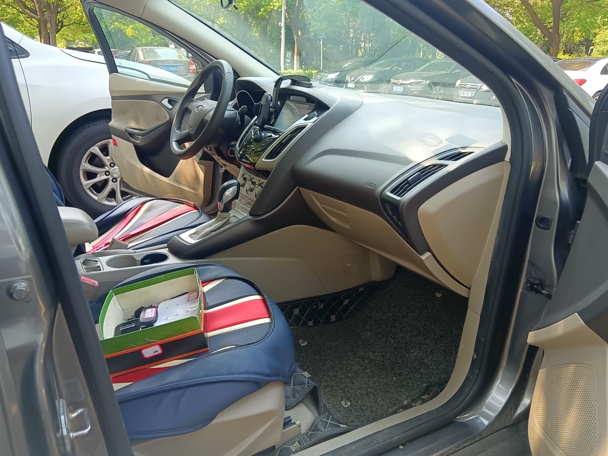 福特 ?？怂? 2012款 三廂 1.6L 自動舒適型圖片