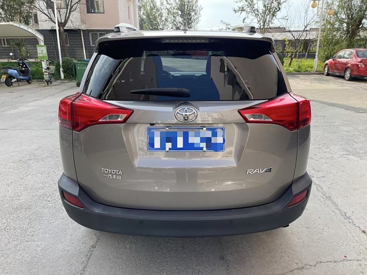 豐田 RAV4榮放  2015款 2.0L CVT兩驅(qū)風(fēng)尚版圖片