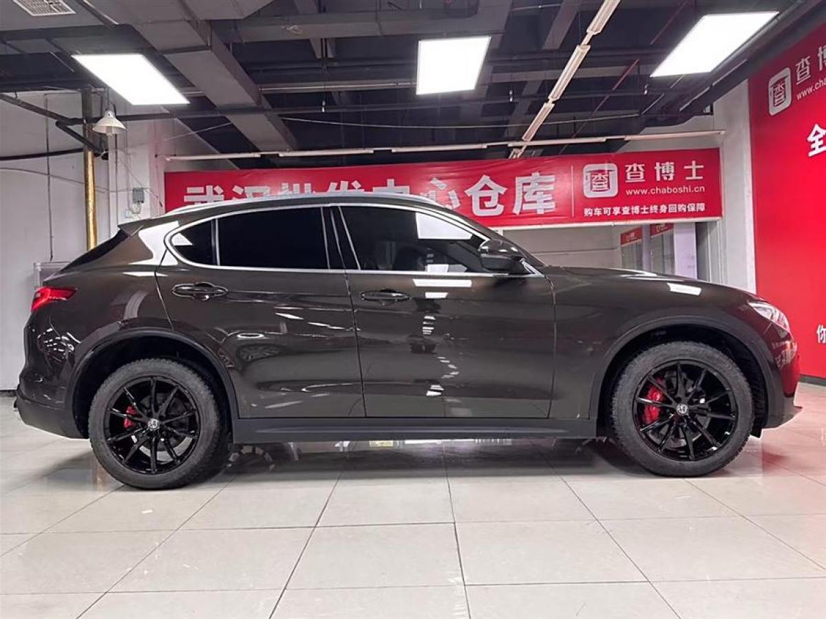 阿爾法·羅密歐 Stelvio  2017款 2.0T 200HP 豪華版圖片