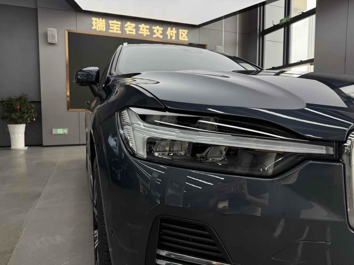 沃爾沃 XC60新能源  2023款 T8 插電混動 長續(xù)航四驅(qū)智雅豪華樂享版圖片