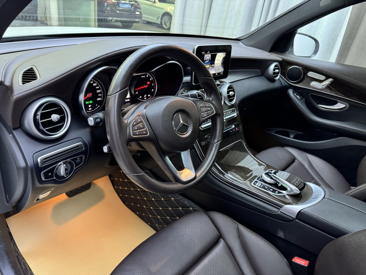 奔馳 奔馳GLC  2019款 GLC 260 4MATIC 動(dòng)感型圖片