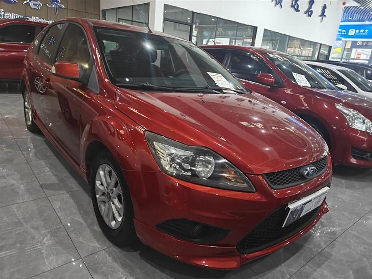 福特 ?？怂? 2013款 兩廂經典 1.8L 自動基本型圖片