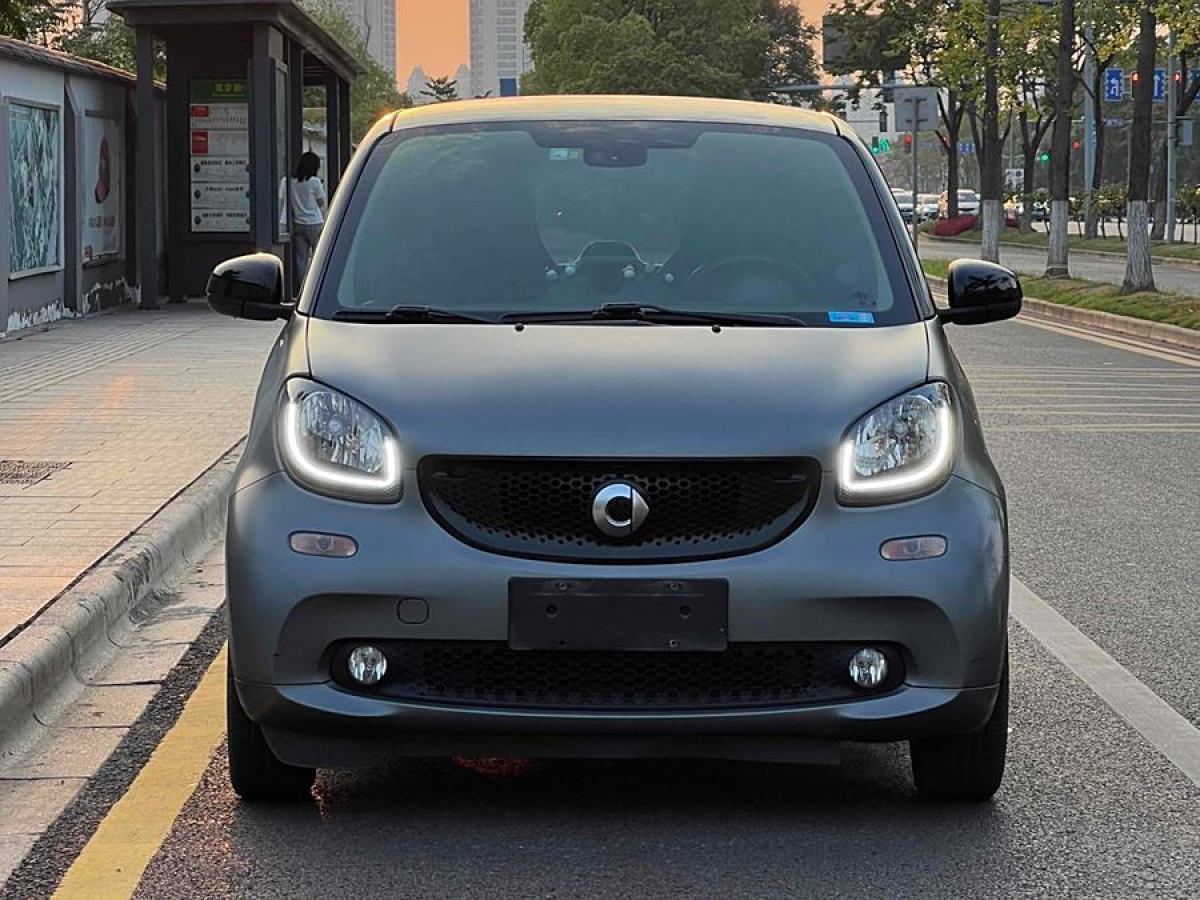 smart fortwo  2016款 0.9T 66千瓦硬頂先鋒版圖片