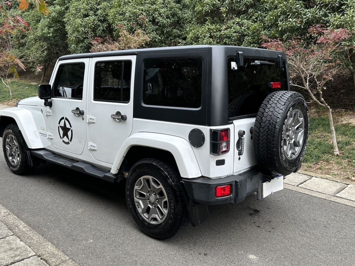 jeep 牧馬人 2015款 3.0l sahara 四門版圖片