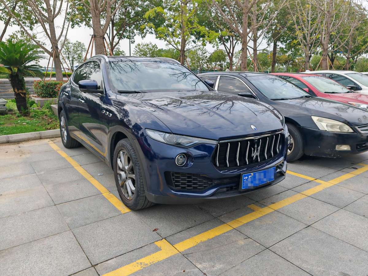 瑪莎拉蒂 Levante  2019款  3.0T 350Hp 標(biāo)準(zhǔn)版圖片