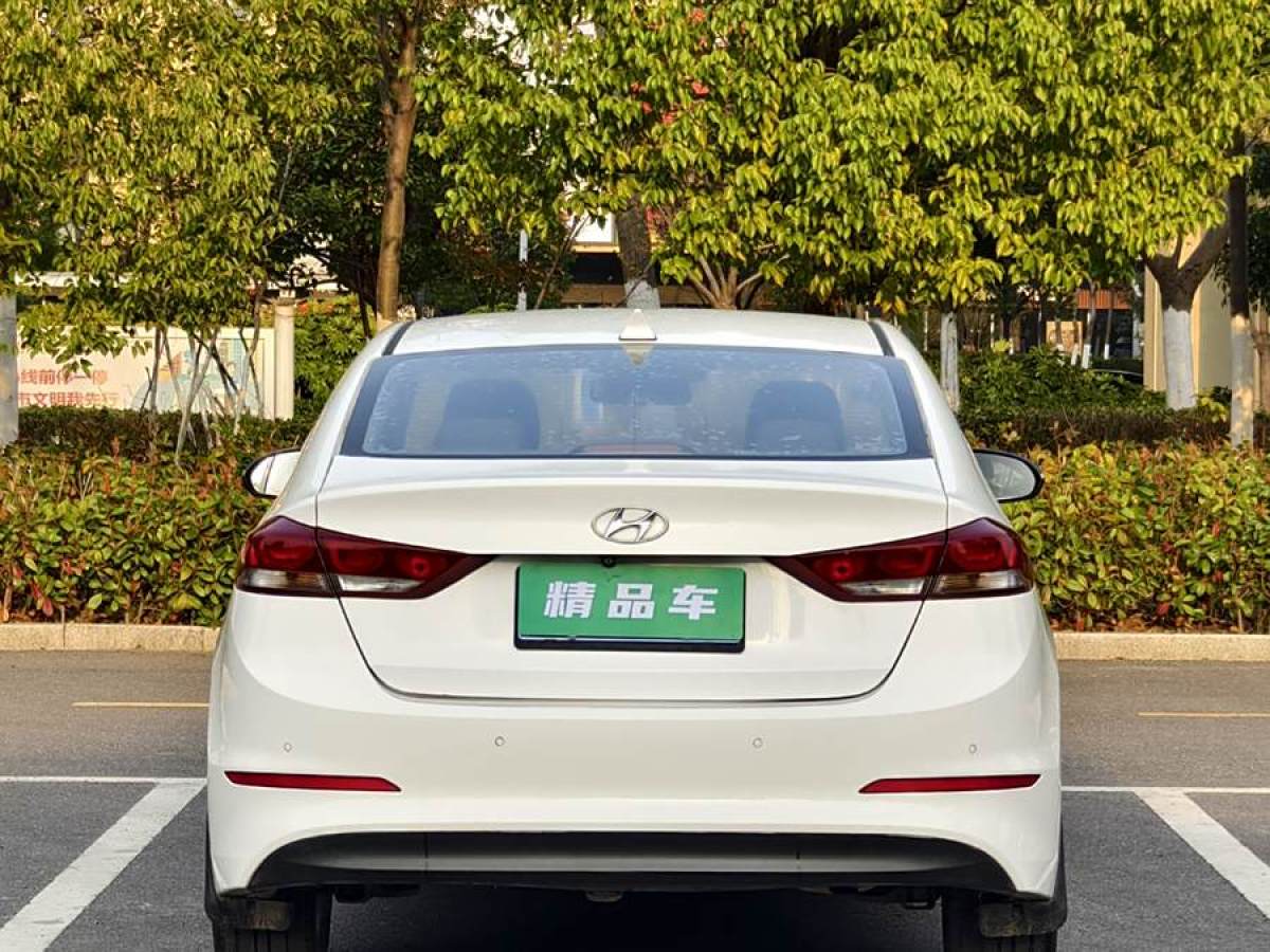 現(xiàn)代 領(lǐng)動  2016款 1.6L 自動智炫?豪華型圖片