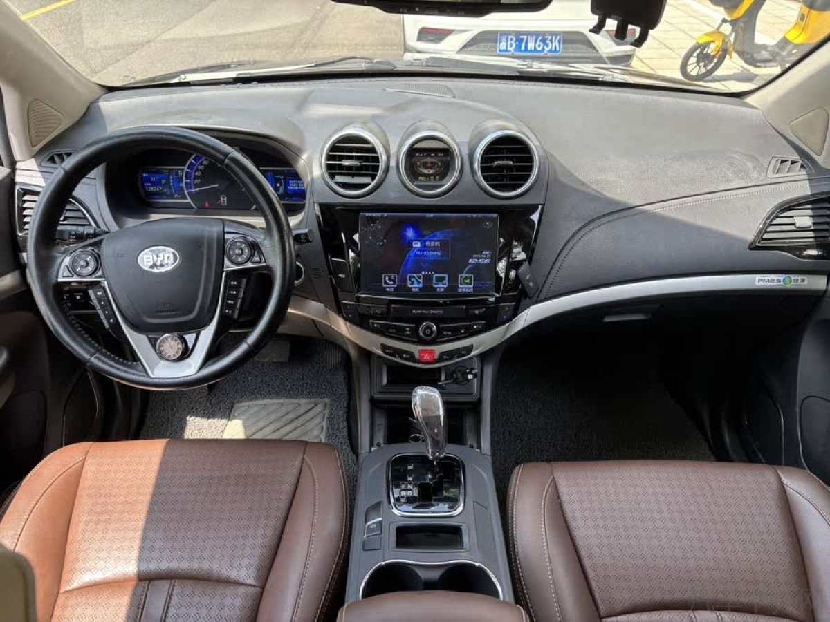 比亞迪 S7  2015款 2.0T 升級版 自動尊貴型圖片