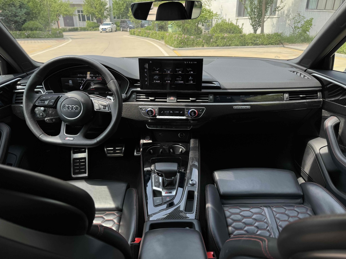 2021年3月奧迪 奧迪RS 4  2023款 RS4 Avant 暗金版