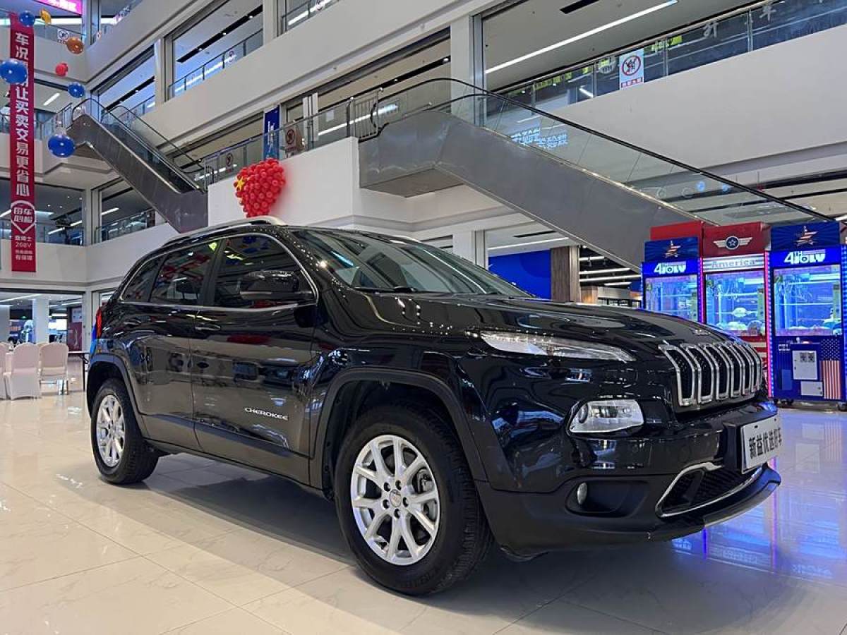 Jeep 自由光  2016款 2.4L 專業(yè)智能版圖片