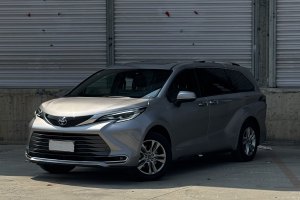 賽那SIENNA 豐田 2.5L混動 至尊版