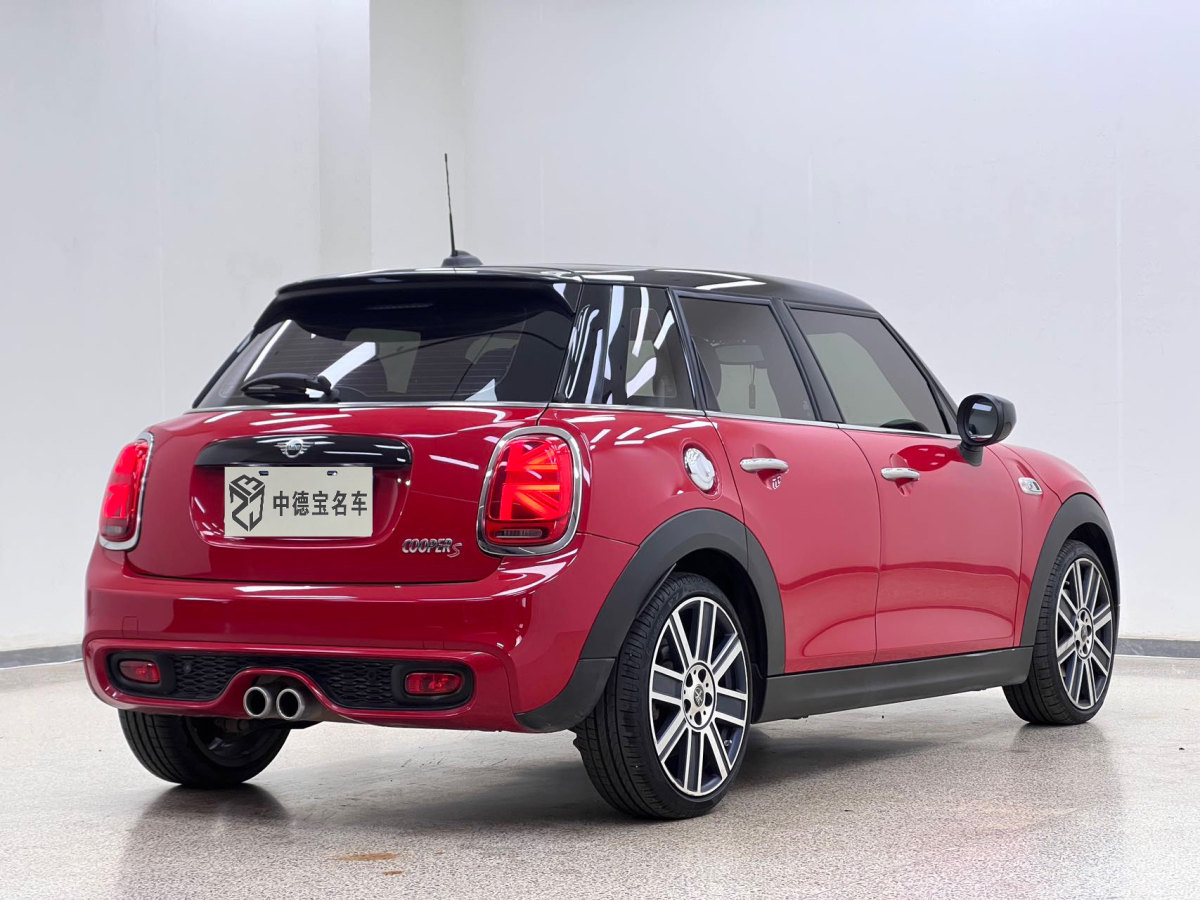 MINI MINI  2019款 2.0T COOPER S 艺术家 五门版图片