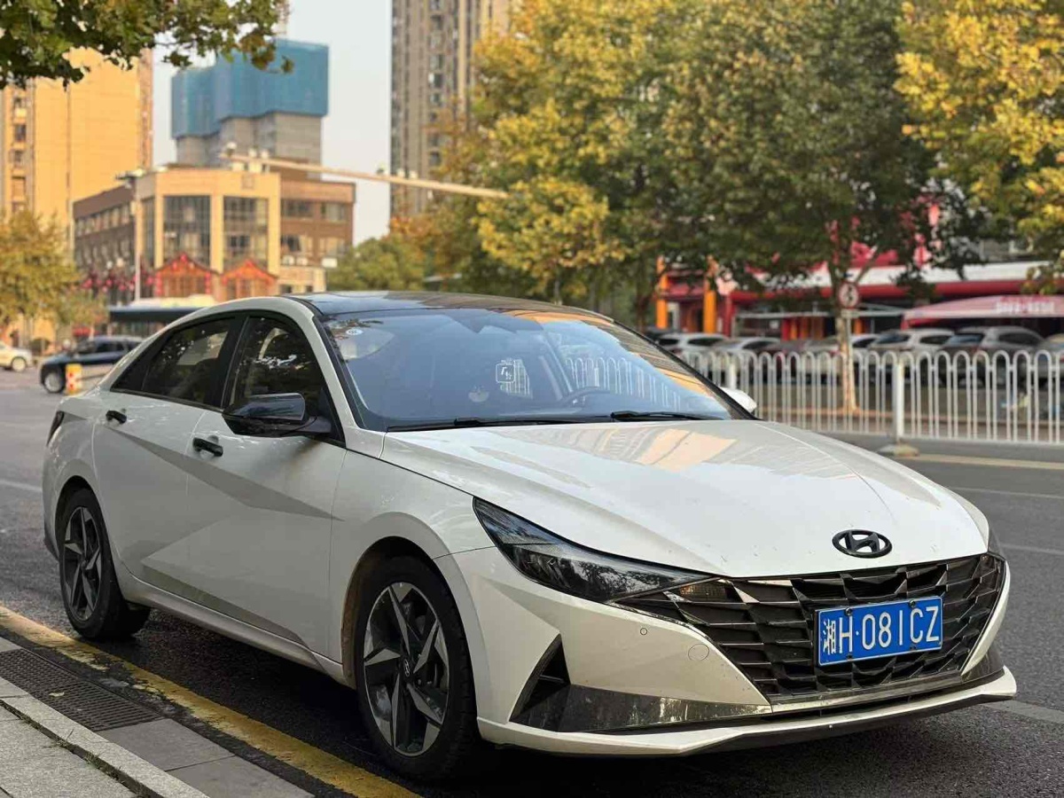 現(xiàn)代 伊蘭特  2022款 1.5L CVT LUX尊貴版圖片