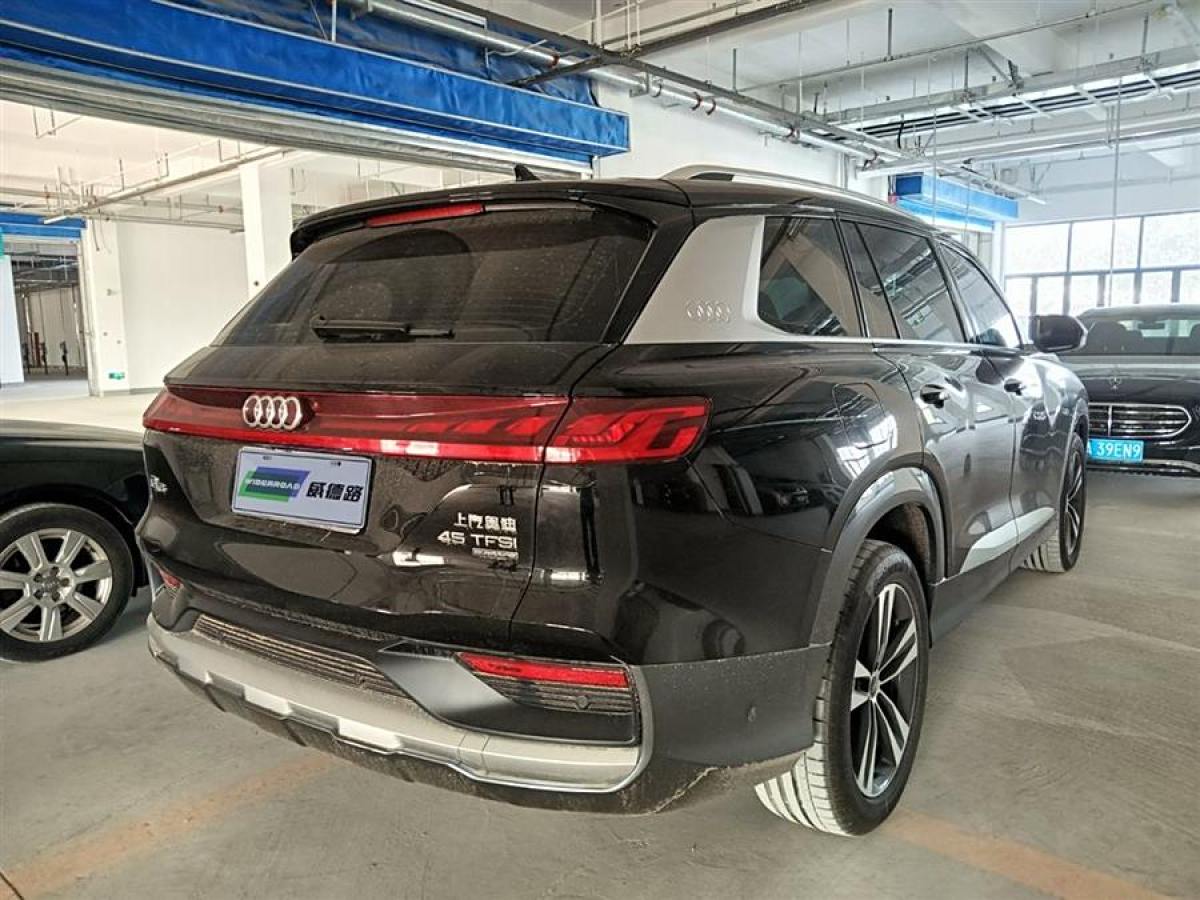 2023年10月奧迪 奧迪Q6  2022款 45 TFSI quattro 齊云型 Light 羽林套裝