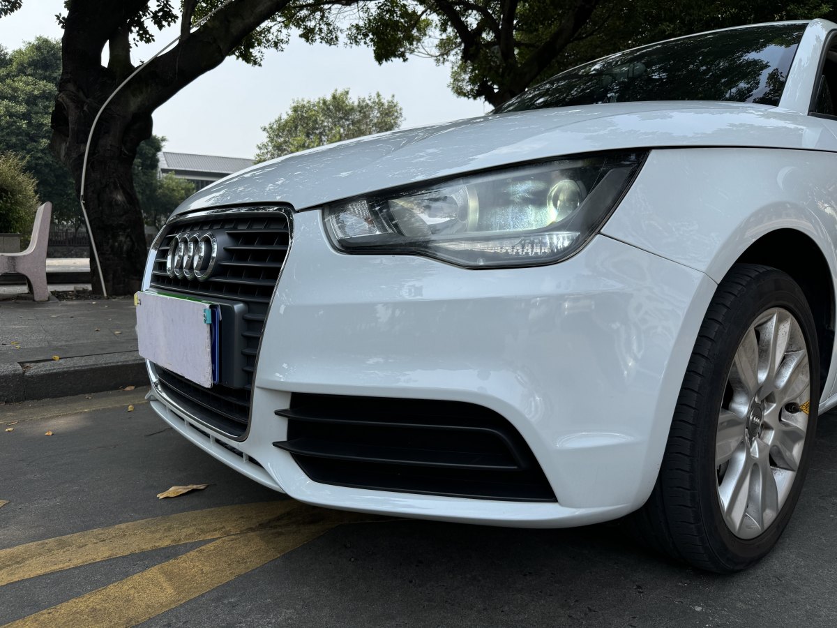 奧迪 奧迪A1  2014款 30 TFSI Sportback時(shí)尚型圖片