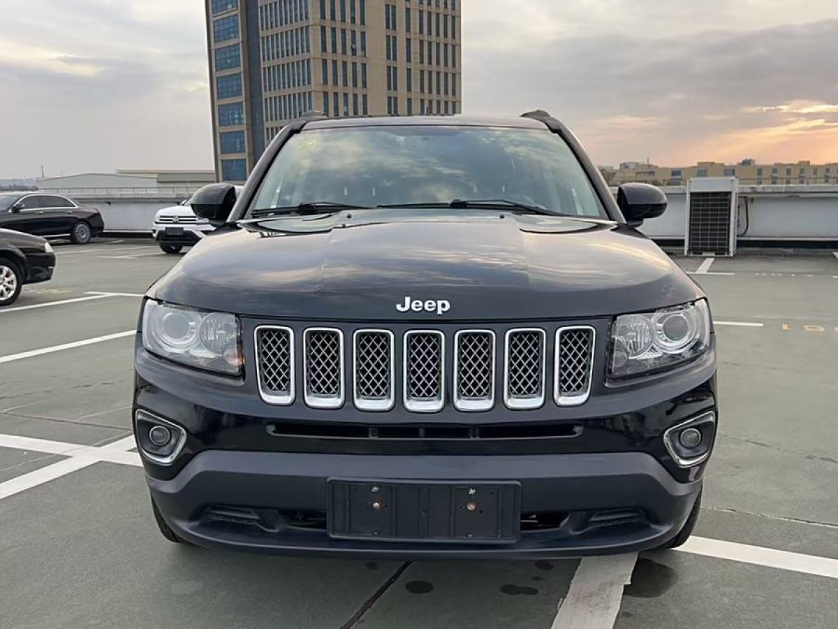 2015年9月Jeep 指南者  2015款 2.0L 兩驅(qū)豪華版