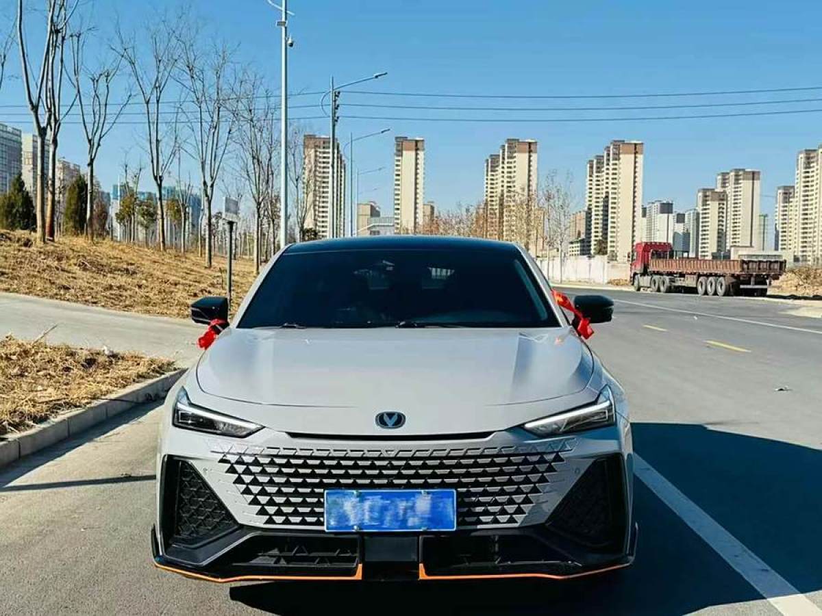 長(zhǎng)安 長(zhǎng)安UNI-V  2023款 1.5T 運(yùn)動(dòng)版圖片