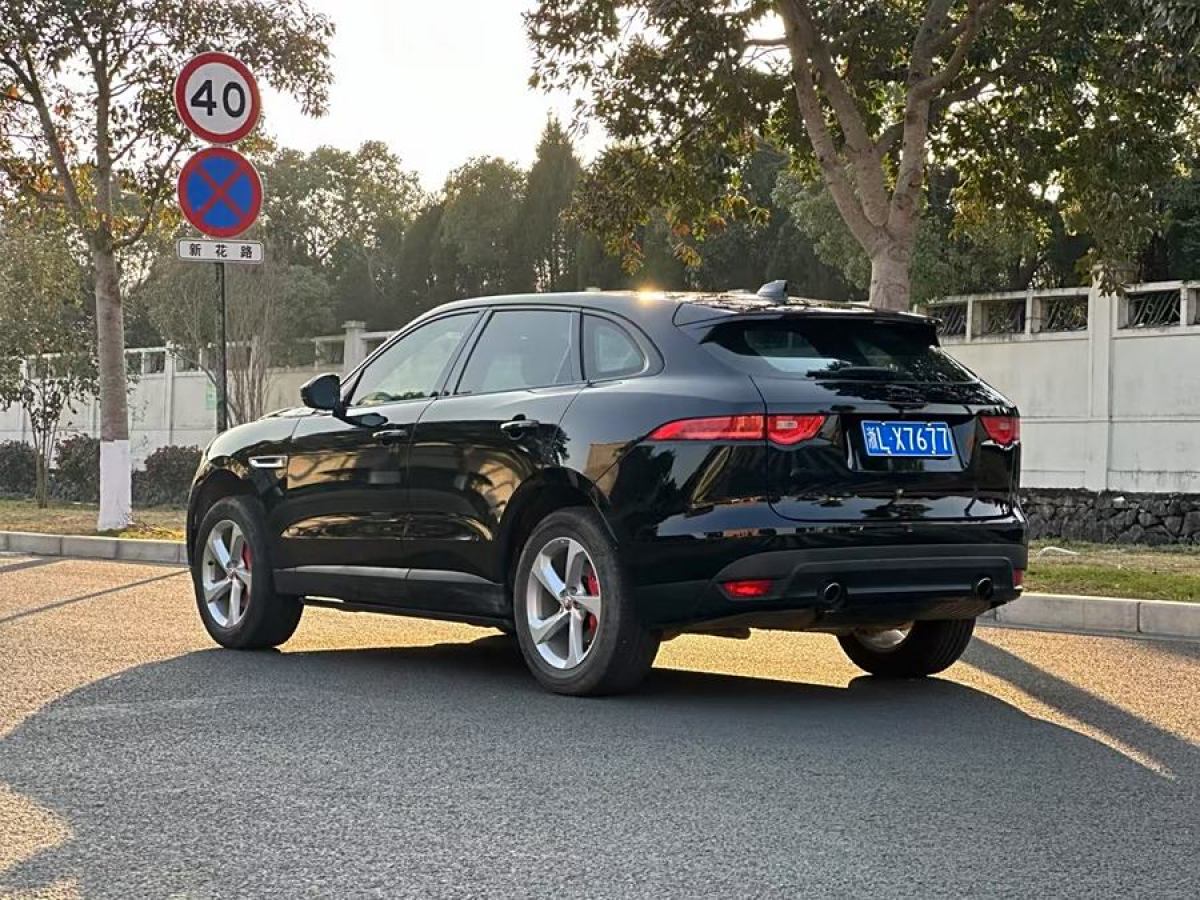 捷豹 F-PACE  2016款 2.0T 兩驅(qū)都市尊享版圖片