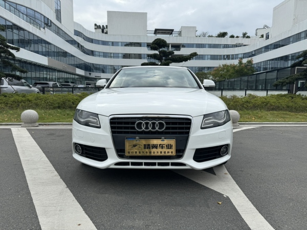 奥迪 奥迪A4L  2012款 2.0 TFSI 自动舒适型