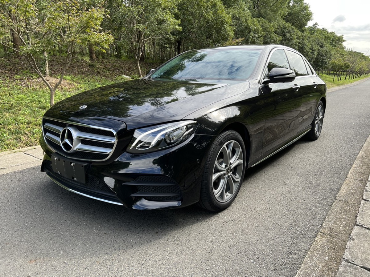 e300l豪华型运动轿车图片