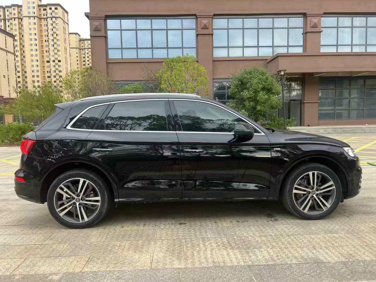 奧迪 奧迪Q3  2020款 35 TFSI 進(jìn)取動(dòng)感型圖片