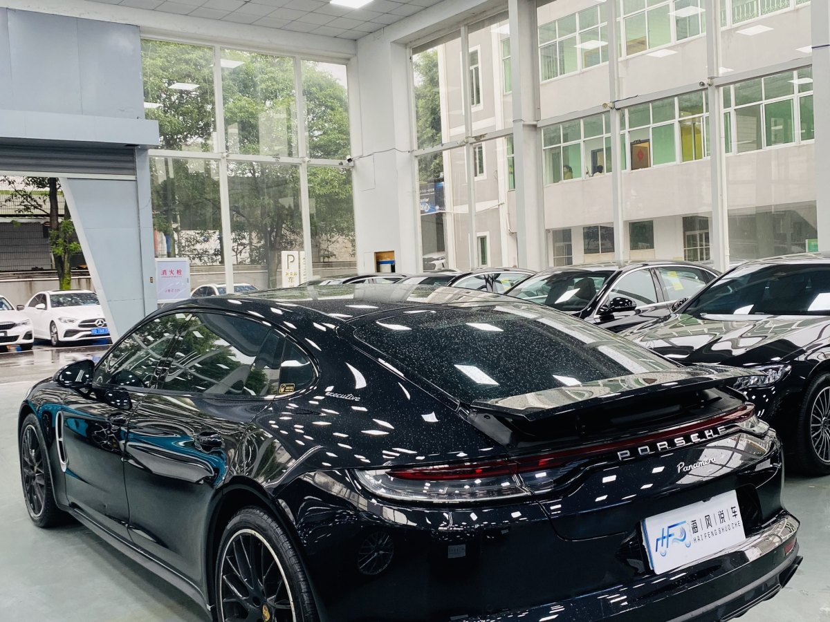 2022年7月保時(shí)捷 Panamera  2022款 Panamera 行政加長(zhǎng)版 2.9T