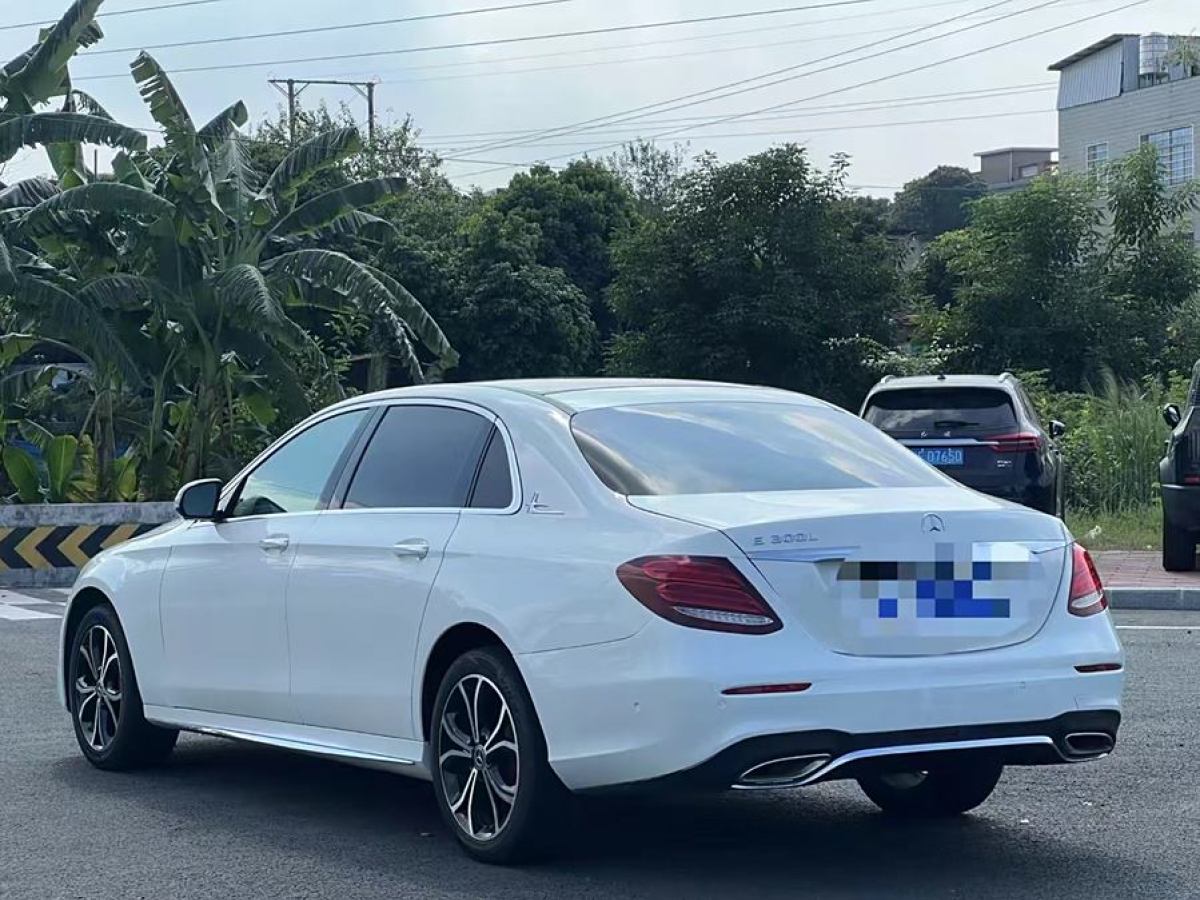 奔馳 奔馳E級  2020款 E 300 L 運(yùn)動豪華型圖片