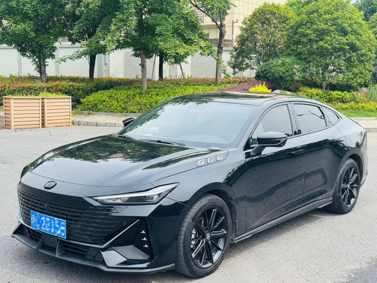 長安 長安UNI-V  2023款 1.5T 尊享型圖片