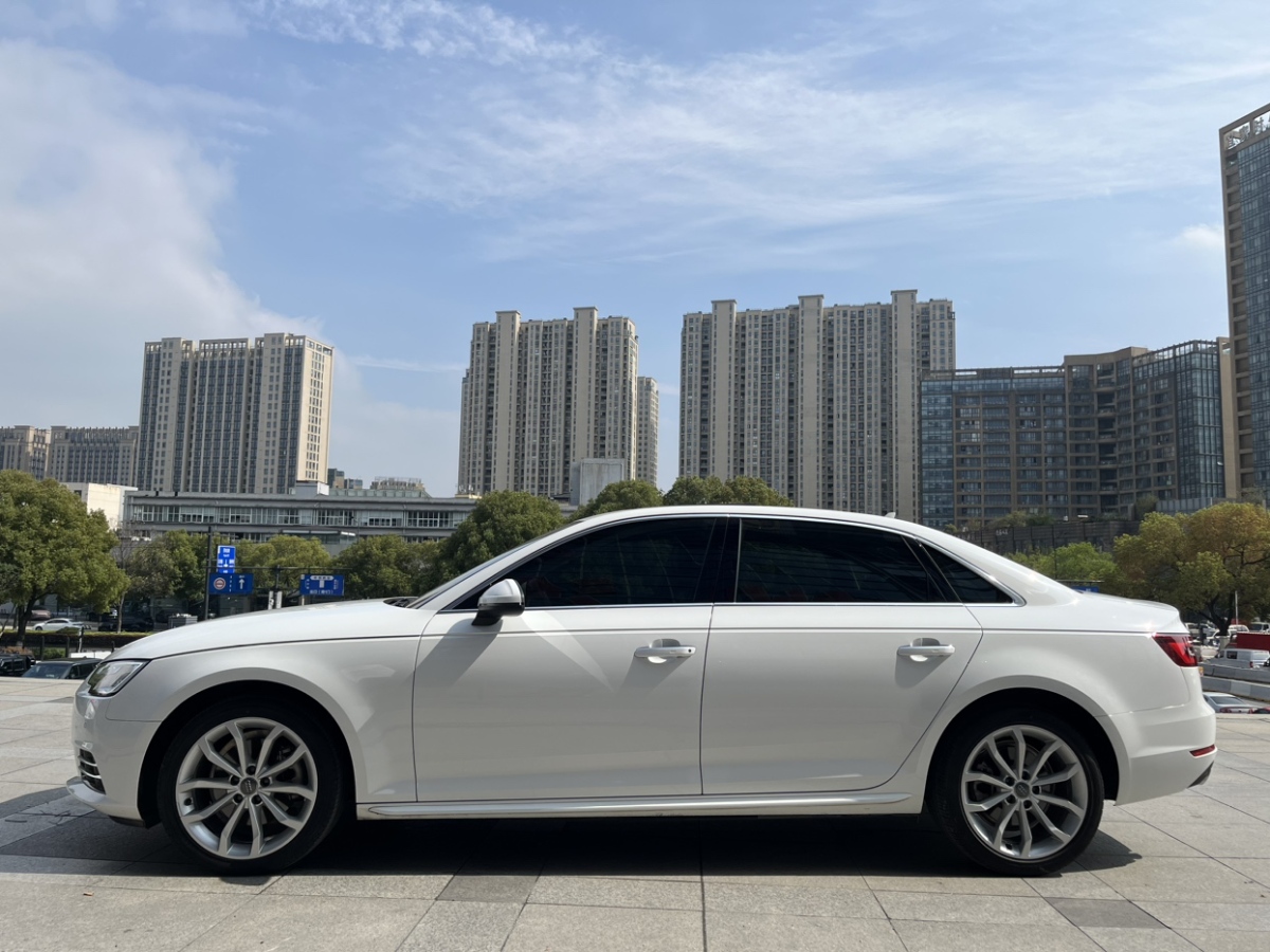 奧迪 奧迪A4L  2018款 30周年年型 40 TFSI 進(jìn)取型圖片