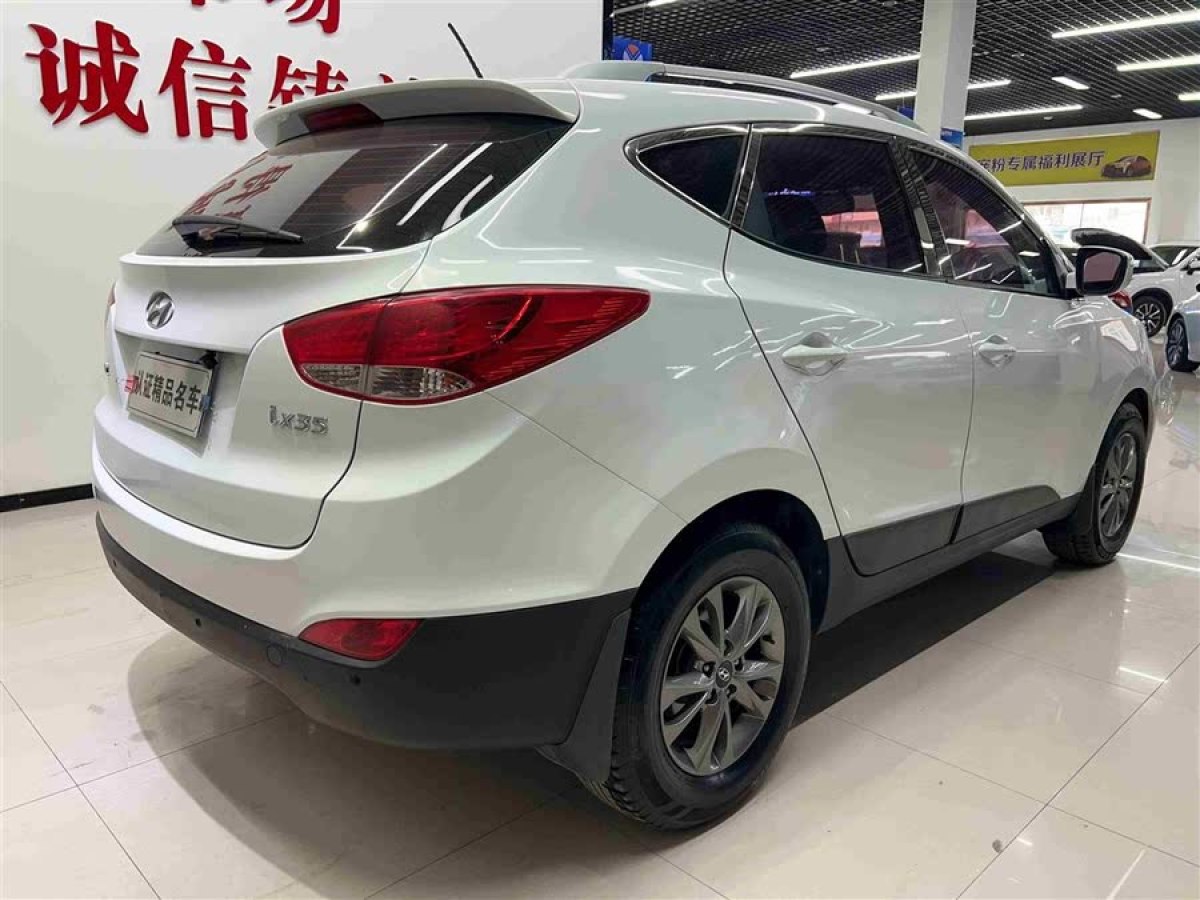 現(xiàn)代 ix35  2015款 2.0L 自動(dòng)兩驅(qū)舒適型 國(guó)V圖片