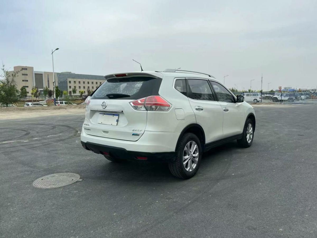 日產(chǎn) 奇駿  2017款 2.0L CVT七座舒適版 2WD圖片