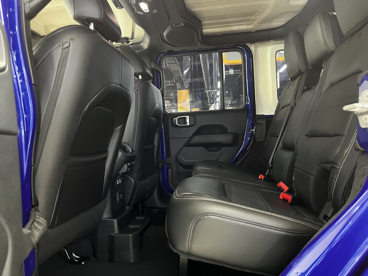 Jeep 牧馬人  2018款 2.0T Sahara 四門版圖片