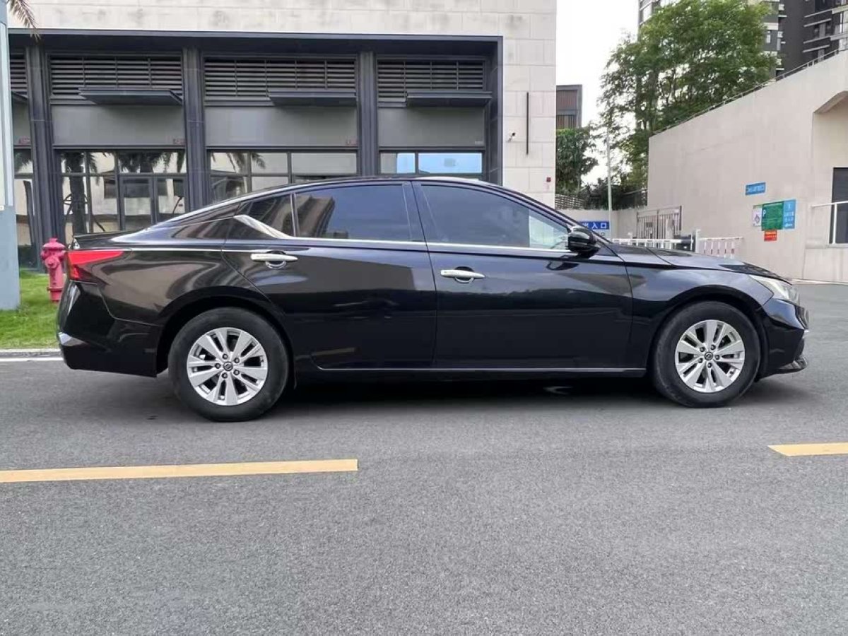 日產(chǎn) 天籟  2020款 改款 2.0L XE 時尚版圖片