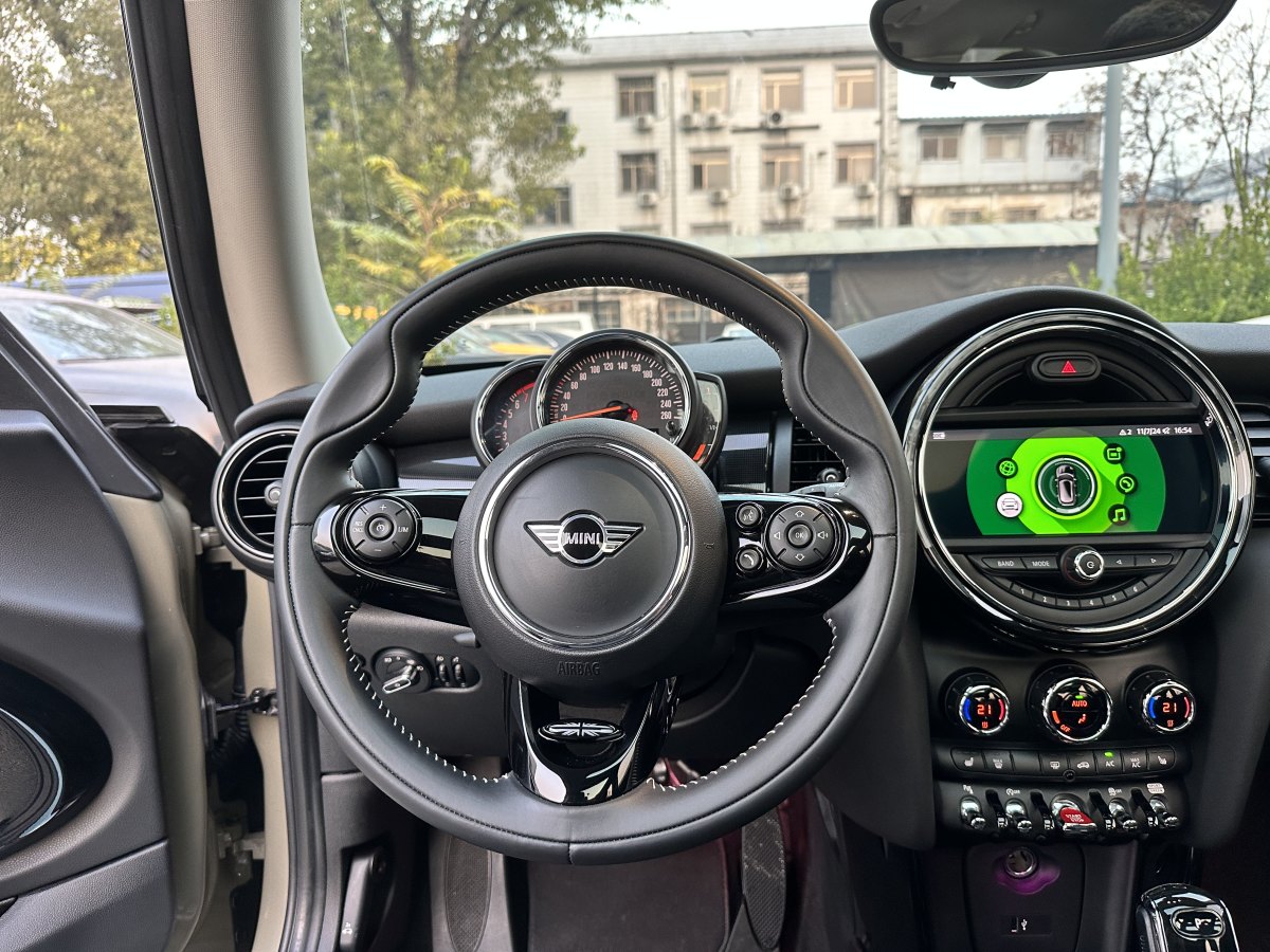 MINI COUNTRYMAN  2018款 1.5T COOPER 藝術(shù)家圖片