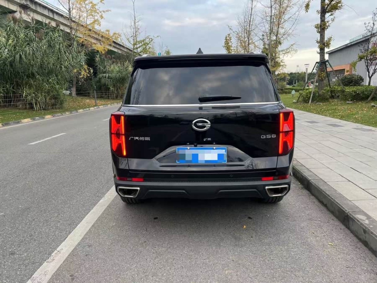 廣汽傳祺 GS8  2022款 領(lǐng)航系列 2.0TGDI 兩驅(qū)豪華智聯(lián)版（七座）圖片