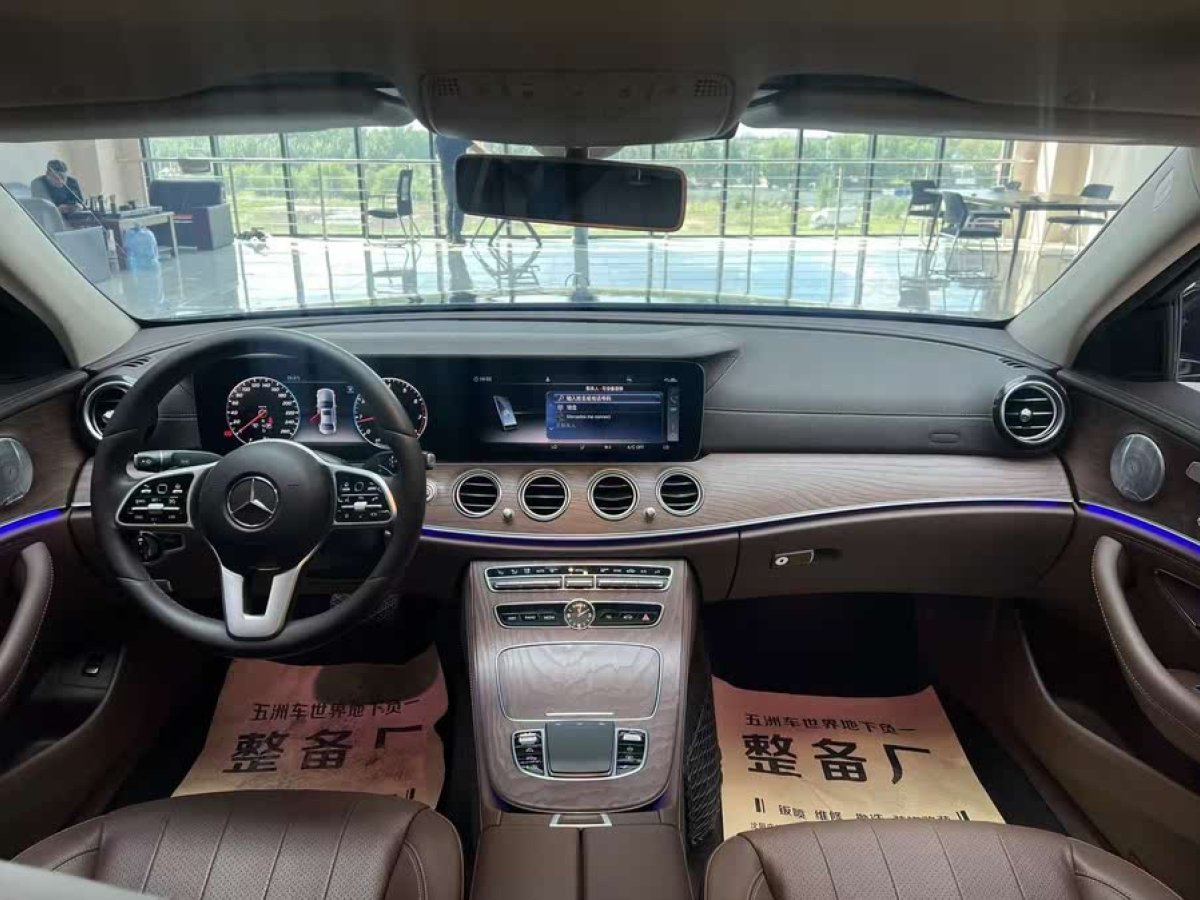 奔馳 奔馳E級(jí)  2019款 改款 E 300 L 豪華型圖片