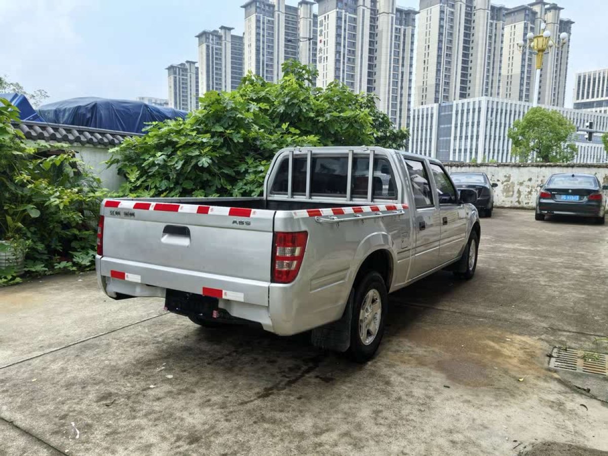 江鈴 寶典  2018款 2.9T新超值兩驅(qū)柴油豪華型加長貨箱JX4D30B5L圖片