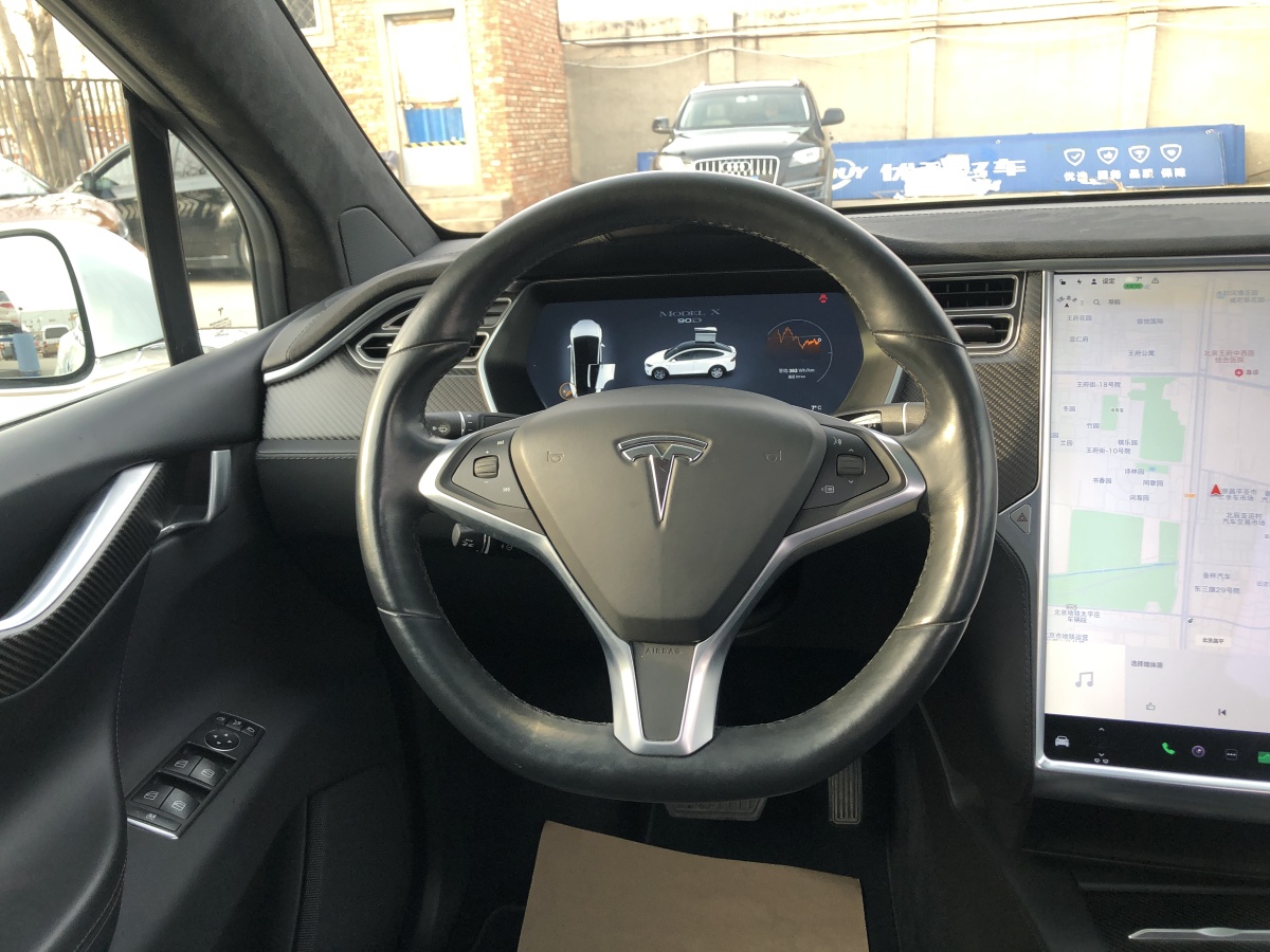 特斯拉 Model X  2016款 Model X 90D圖片