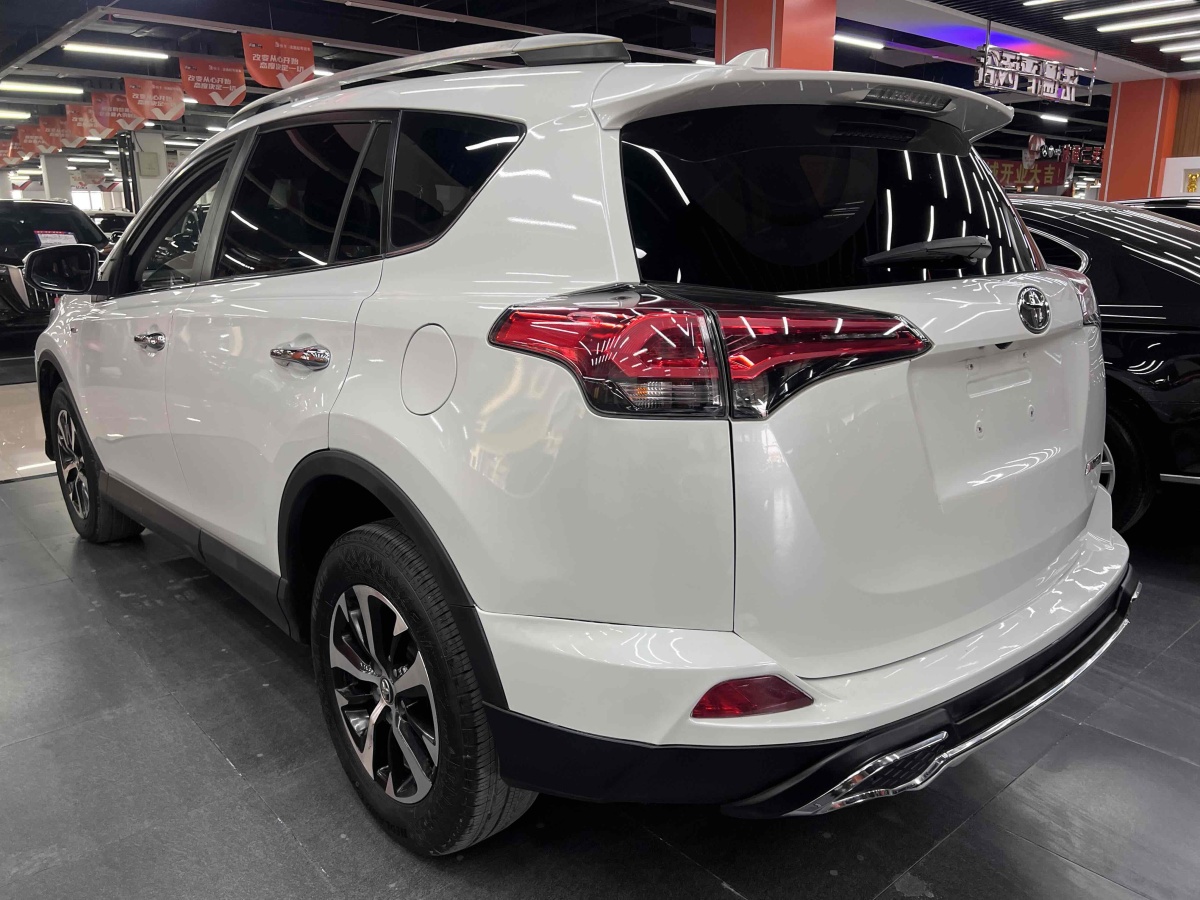 豐田 RAV4  2016款 榮放 2.0L CVT兩驅(qū)風(fēng)尚版圖片