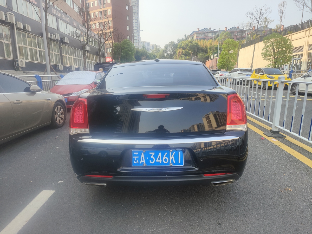 克萊斯勒 300C  2014款 3.0L 卓越版圖片