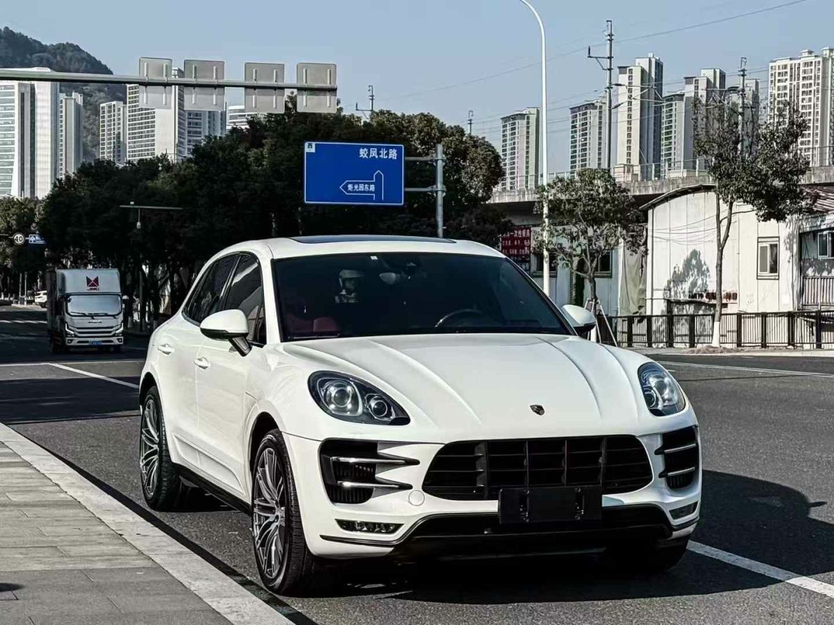 保時(shí)捷 Macan 圖片