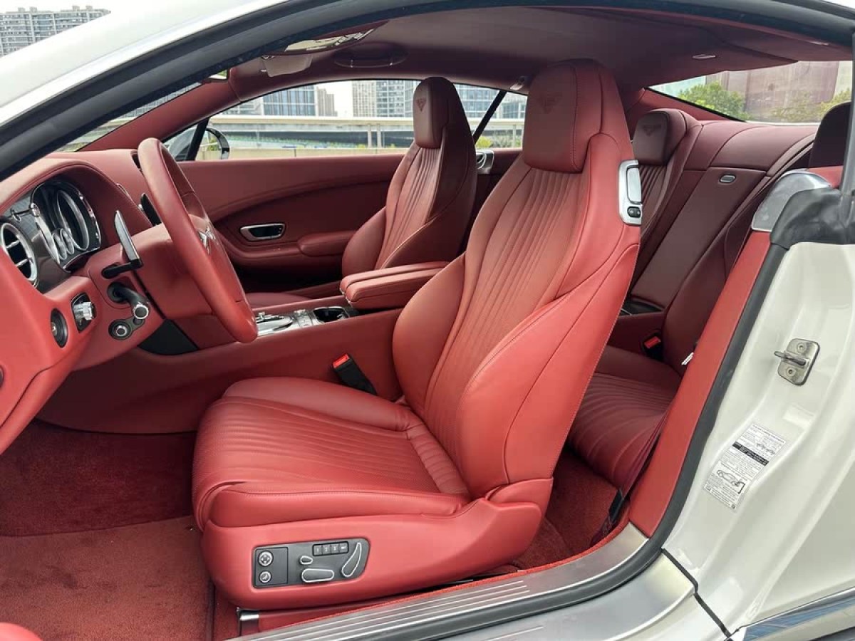 賓利 歐陸  2017款 4.0T GT V8 S 標(biāo)準(zhǔn)版圖片