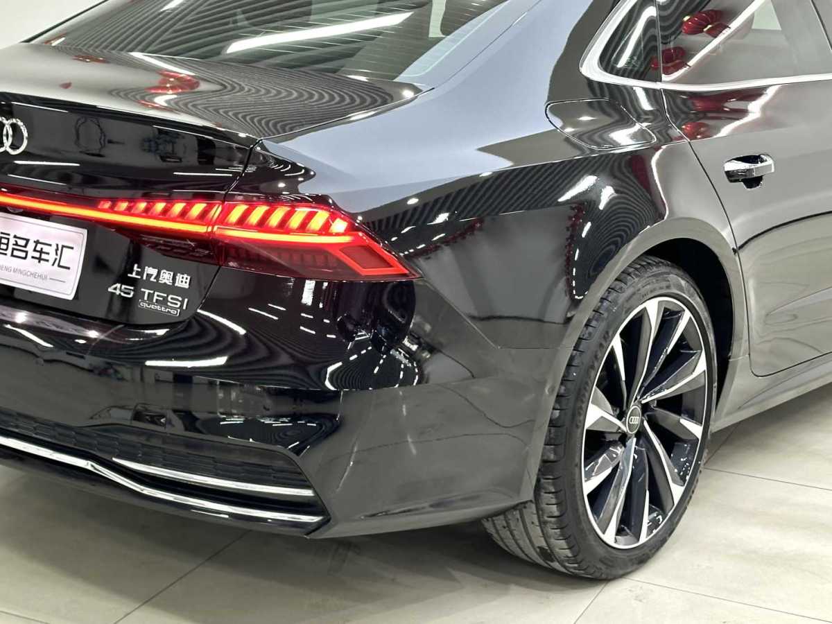 奧迪 奧迪A7L  2022款 45 TFSI quattro S-line 圣騎士圖片