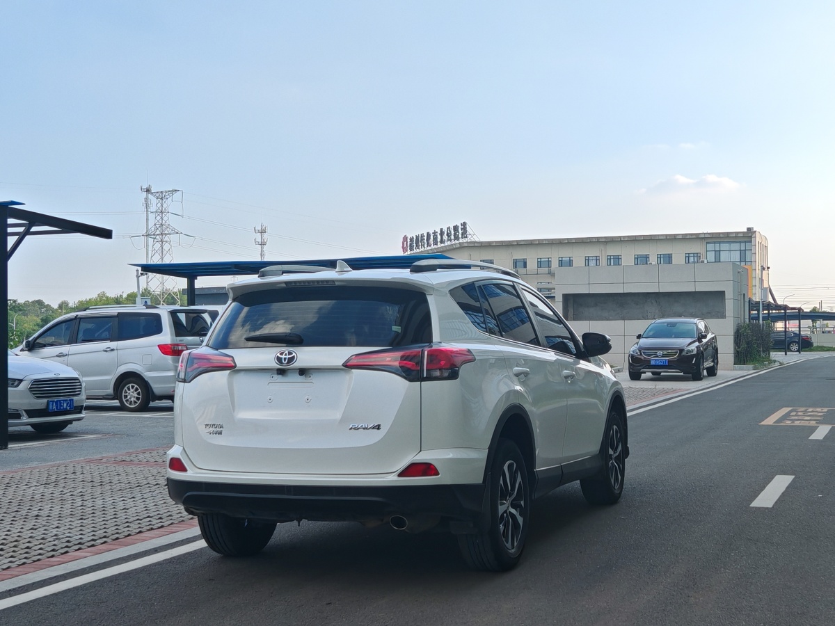 丰田 RAV4  2018款 荣放 2.0L CVT两驱风尚版图片