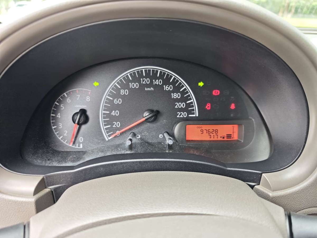 日產(chǎn) 陽光  2011款 1.5XE 手動舒適版圖片