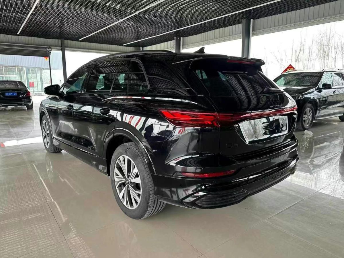 奧迪 奧迪Q5 e-tron  2024款 50 e-tron quattro 光耀型 機甲套裝圖片