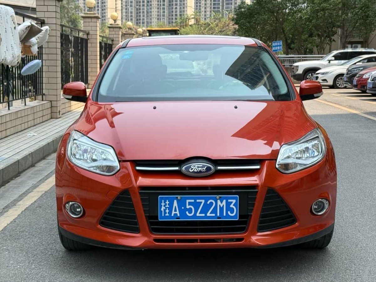 福特 福克斯  2012款 兩廂 1.6L 自動風(fēng)尚型圖片