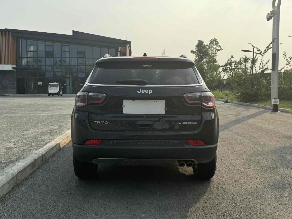 Jeep 指南者  2020款 220T 自動(dòng)領(lǐng)先版圖片