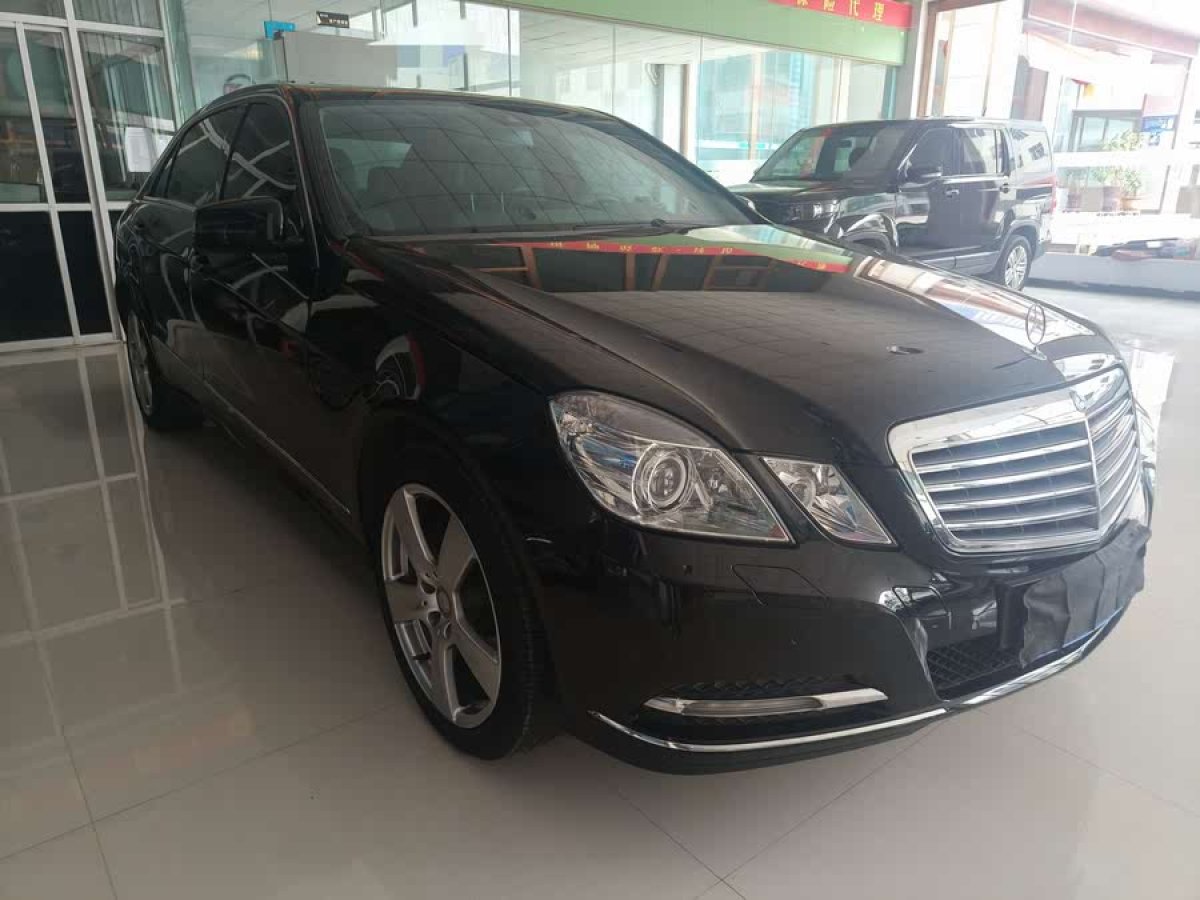 奔馳 奔馳E級(jí)  2013款 E 300 L 優(yōu)雅型圖片