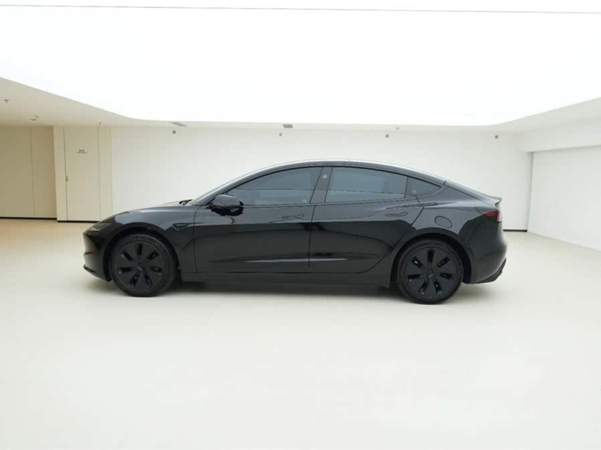 特斯拉 Model 3  2023款 煥新版 后輪驅(qū)動(dòng)圖片