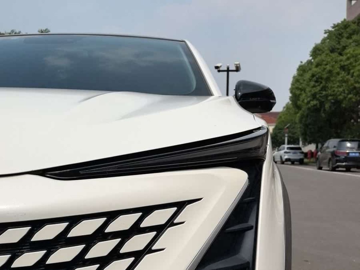 長(zhǎng)安 UNI-T  2020款 1.5T 尊貴型圖片